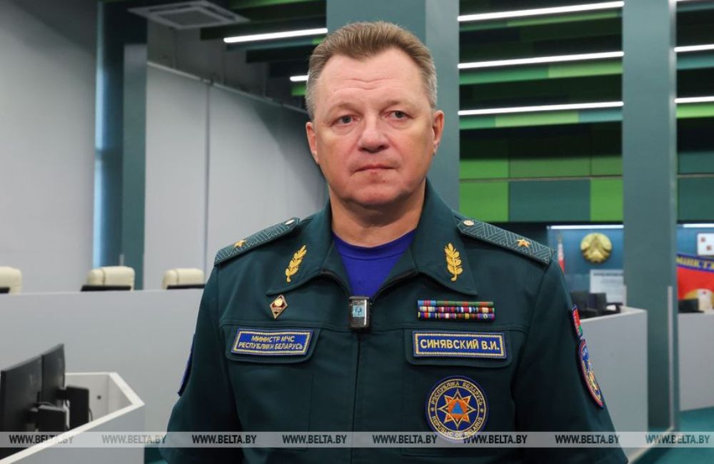 Ликвидация последствий непогоды в Гродно и помощь аграриям на уборочной. Лукашенко заслушал доклад Синявского