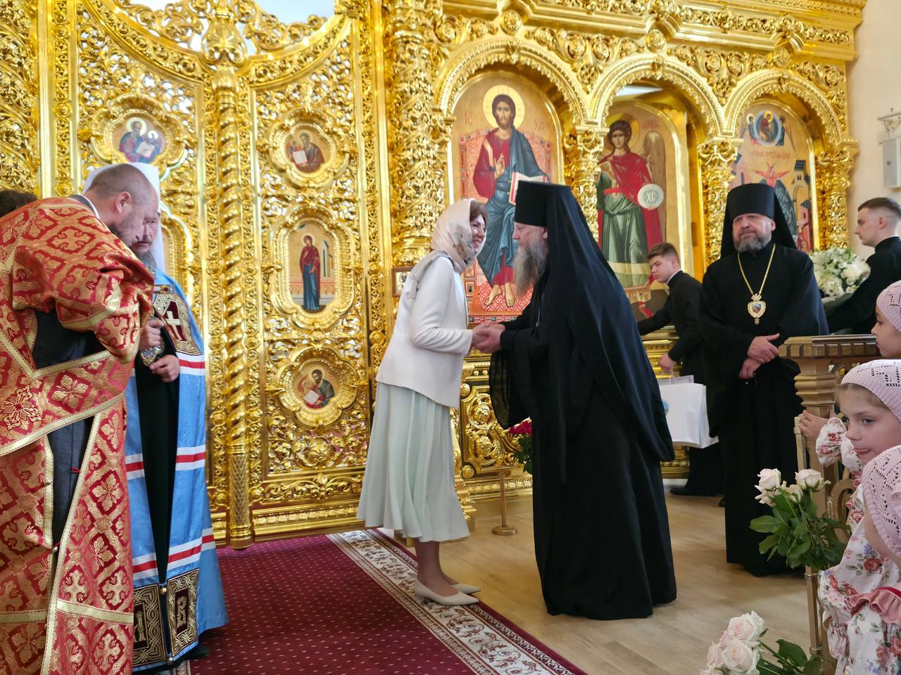 Наталья Кочанова в ходе рабочей поездки посетила Свято-Успенский Жировичский монастырь Наталья Кочанова в ходе рабочей поездки посетила Свято-Успенский Жировичский монастырь