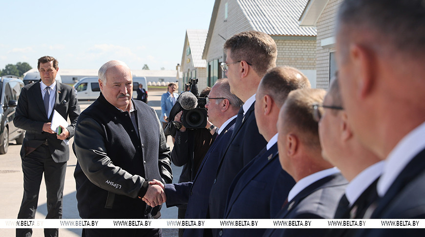 "Тема новая. Один из 20 комплексов, который Минск подарил области". Лукашенко о причине приезда на МТК в Дзержинском районе