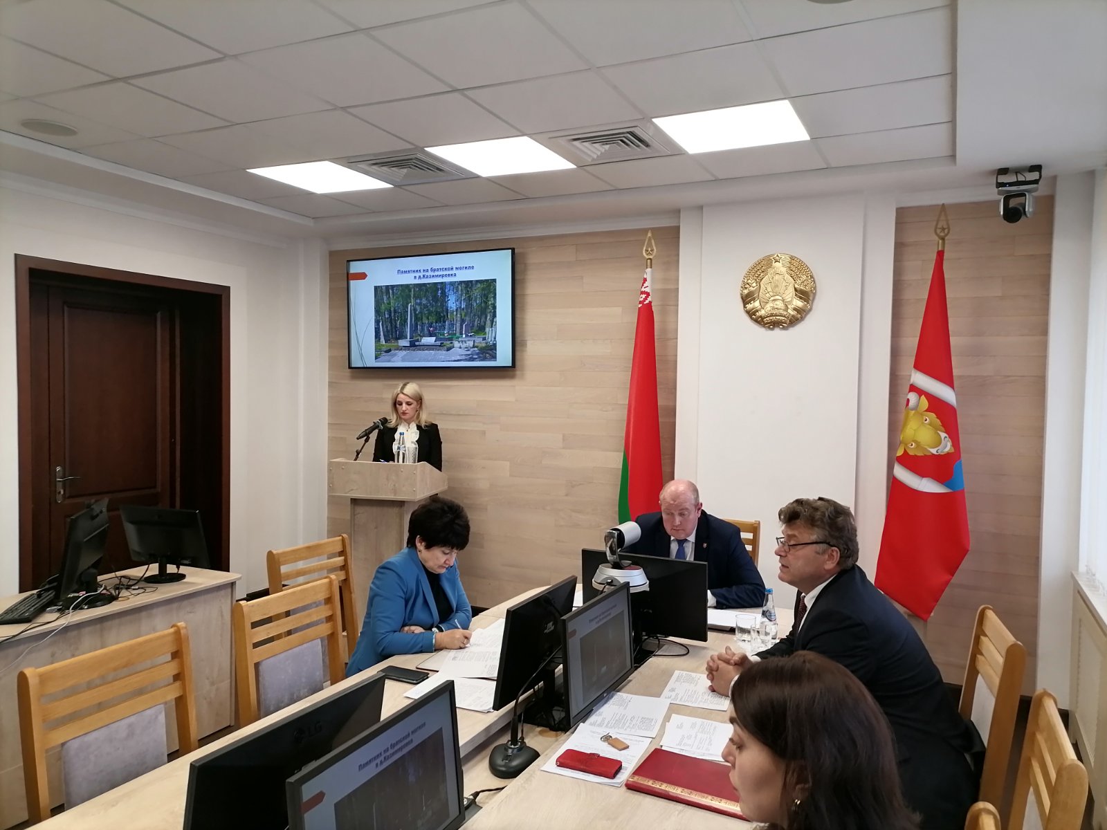 В Гродненском райисполкоме проведен семинар-совещание по вопросам увековечения памяти защитников Отечества и жертв геноцида белорусского народа