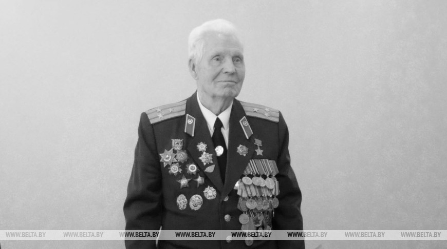 Александр Лукашенко выразил соболезнования родным и близким Героя Советского Союза Ивана Кустова