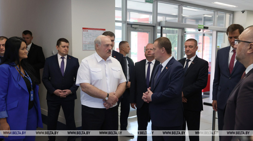 Александр Лукашенко поручил до конца года наладить в Беларуси производство упаковки для продуктов питания
