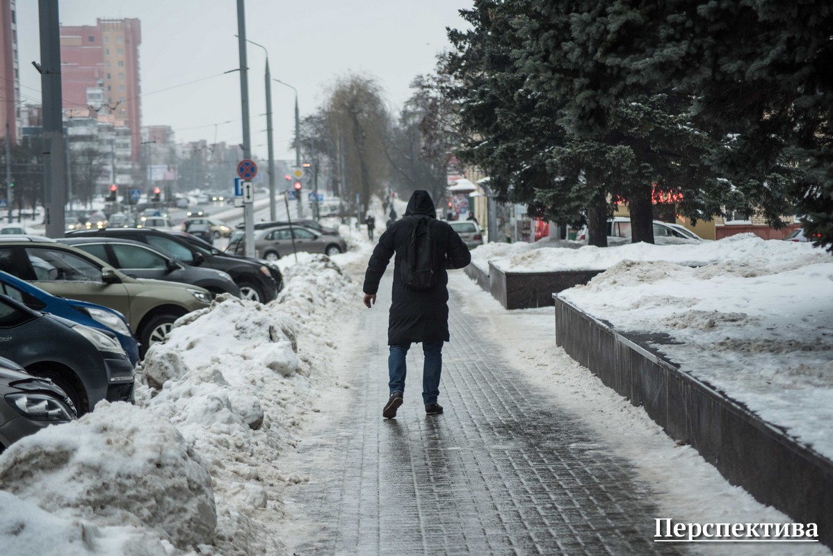 Оранжевый уровень опасности из-за гололедицы объявлен в Беларуси 27 декабря