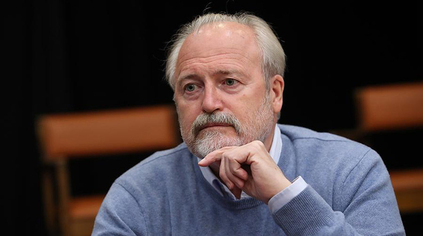 Александр Лукашенко поздравил народного артиста России Владимира Хотиненко с днем рождения