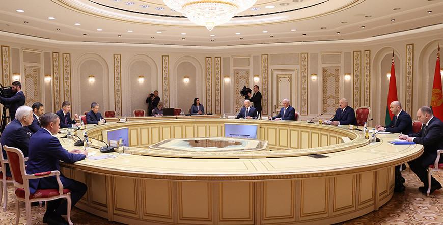 Лукашенко: Беларусь и Россия делают очень большую ставку на промышленную сферу