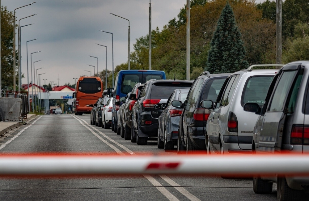 Более 850 транспортных средств ожидают въезда в Евросоюз Более 850 транспортных средств ожидают въезда в Евросоюз