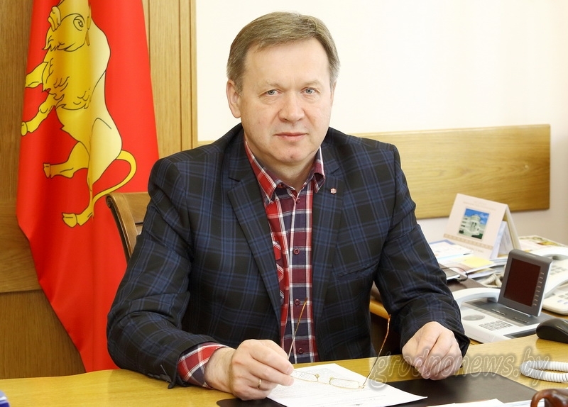 Прямую телефонную линию с жителями Гродненщины провел председатель областного Совета депутатов Игорь Жук