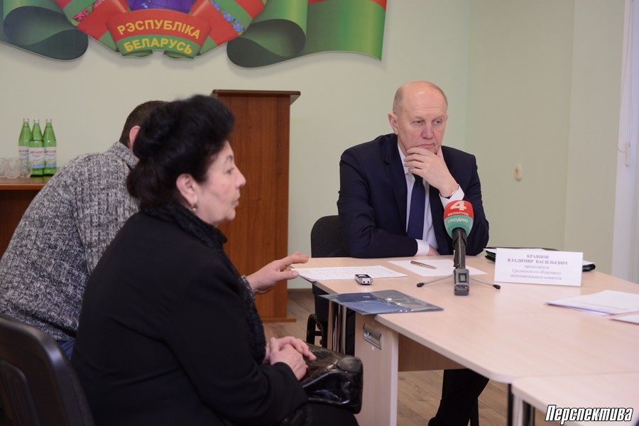 От выделения участков земли до создания свободной экономической зоны в Скиделе... Прием граждан провел губернатор Владимир Кравцов