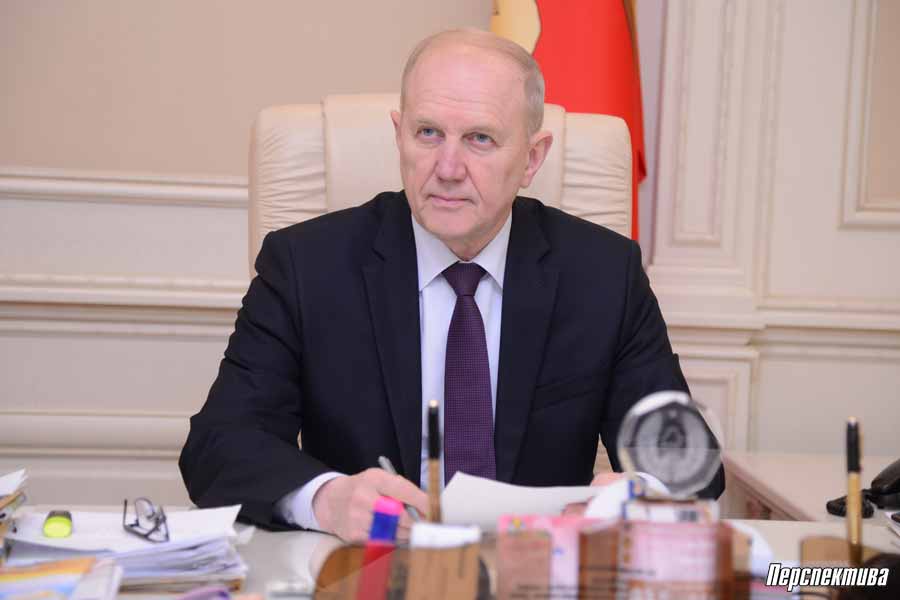 Разобраться и постараться помочь: Владимир Кравцов провел прямую телефонную линию