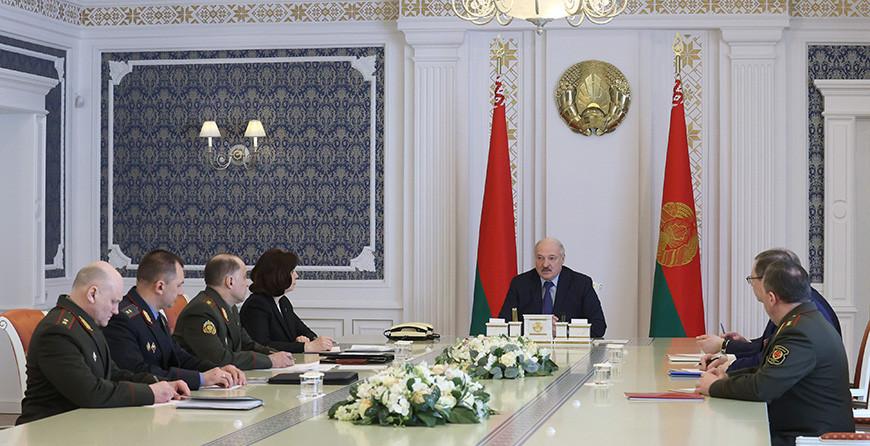 Лукашенко подчеркивает важность обеспечить спокойную и безопасную жизнь граждан
