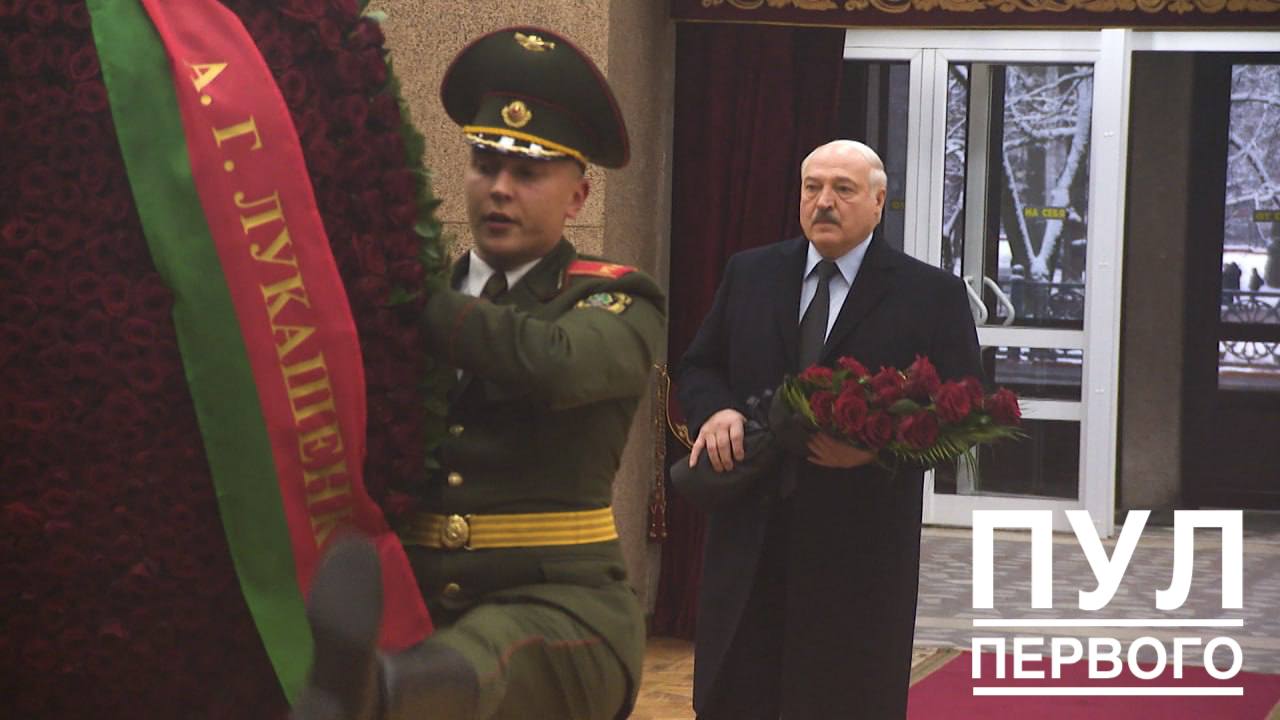 Лукашенко простился с безвременно ушедшим из жизни Владимиром Макеем