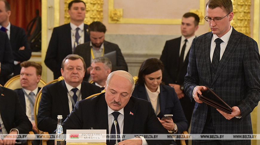 Лукашенко: ЕАЭС должен стать одним из центров принятия решений в мире
