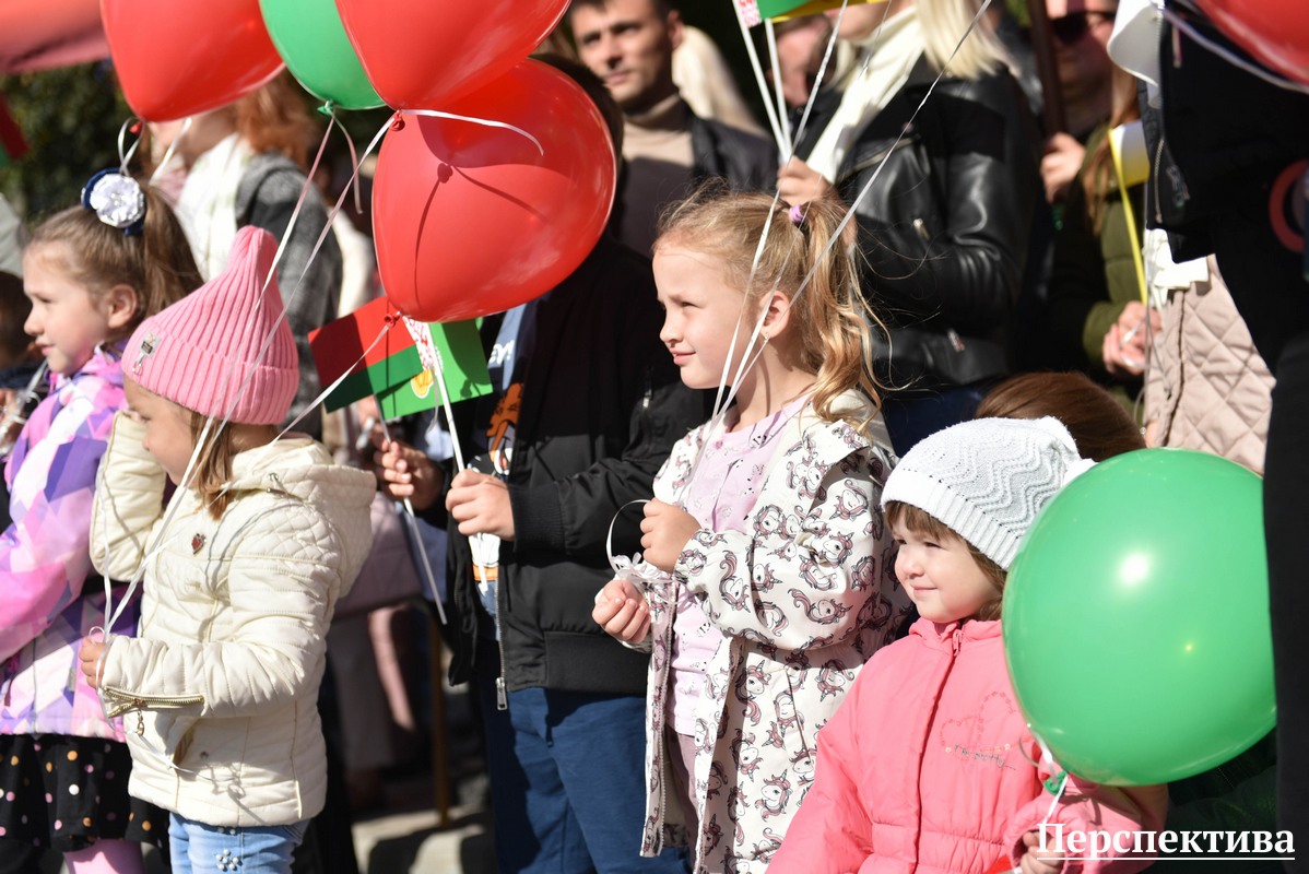 В Скиделе отметили сразу два праздника: День народного единства и День города
