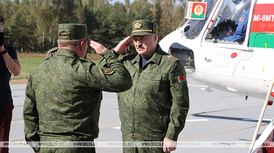 Лукашенко принимает участие в белорусско-российском стратегическом учении "Запад-2021"