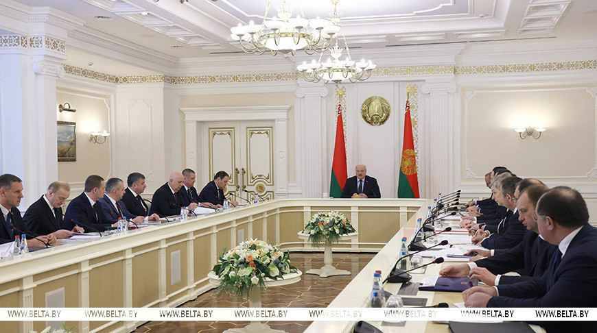 Лукашенко ставит задачу интенсивного и эффективного освоения месторождений полезных ископаемых