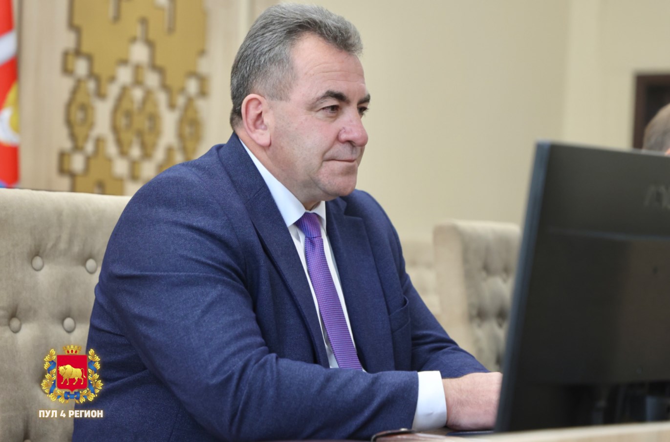 Валерий Хелский провел прямую линию