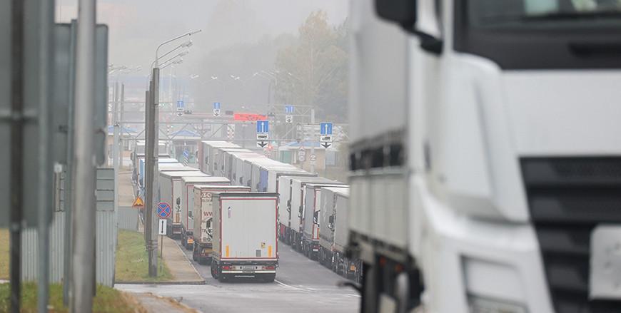 Глава ГТК объяснил, почему образуются очереди на границе в польском направлении