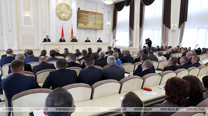 Александр Лукашенко встречается с активом Гомельской области