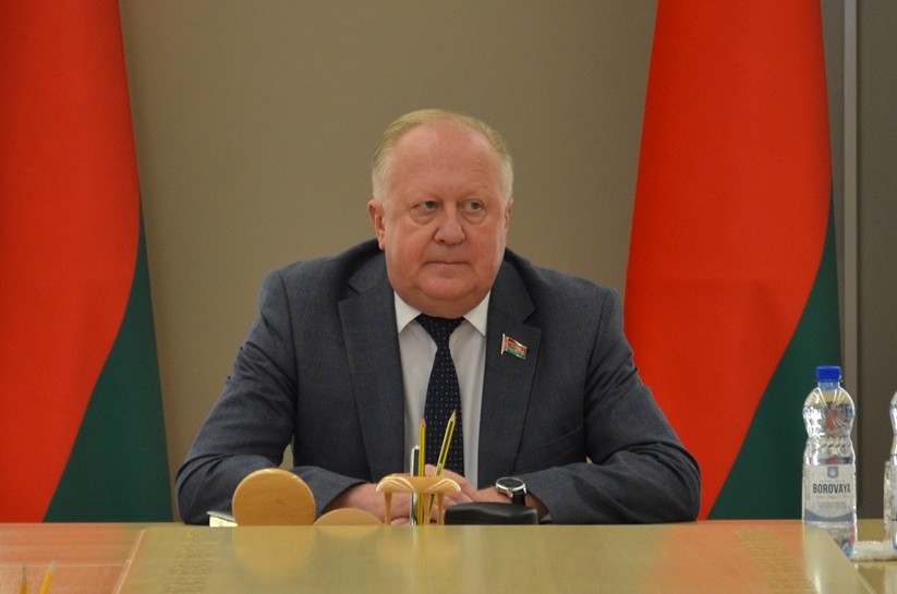 Член Совета Республики Виктор Лискович провел совещание по вопросам подготовки выставки, посвященной Дню народного единства