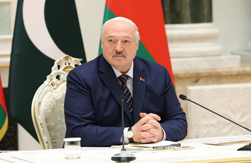 Александр Лукашенко поздравил работников СМИ с Днём печати