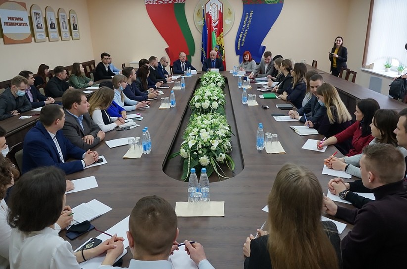 Виктор Лискович: встречи с молодежью — одна из форм вовлечения ее в государственное строительство
