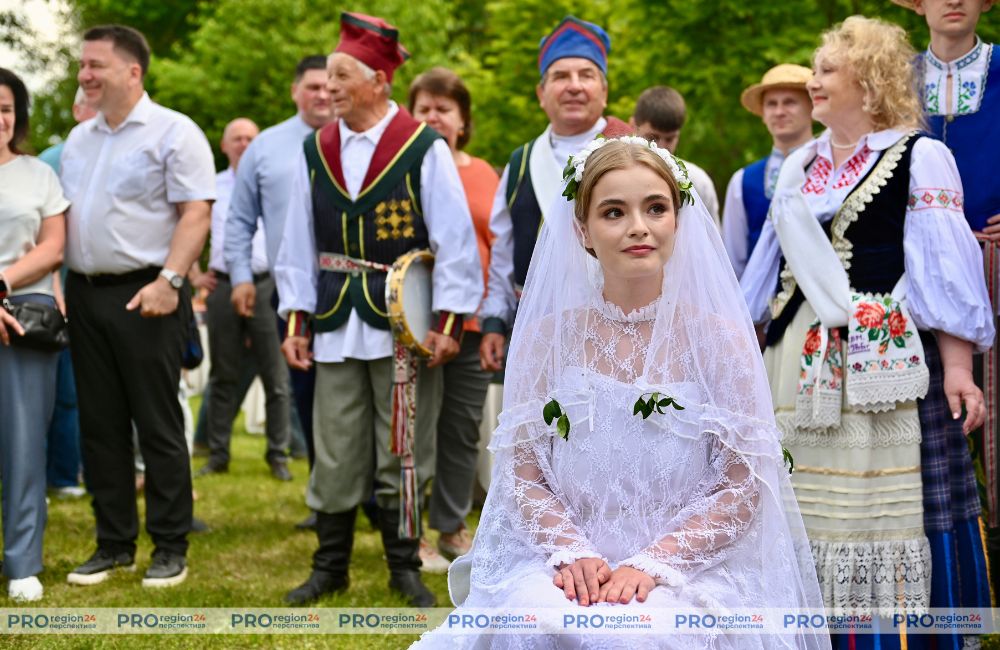 «Запрашаем на Вяселле: ад сватання да вянца»: 17 реконструированных обрядов показали на открытии фестиваля «Скарбы Гродзеншчыны» «Запрашаем на Вяселле: ад сватання да вянца»: 17 реконструированных обрядов показали на открытии фестиваля «Скарбы Гродзеншчыны»