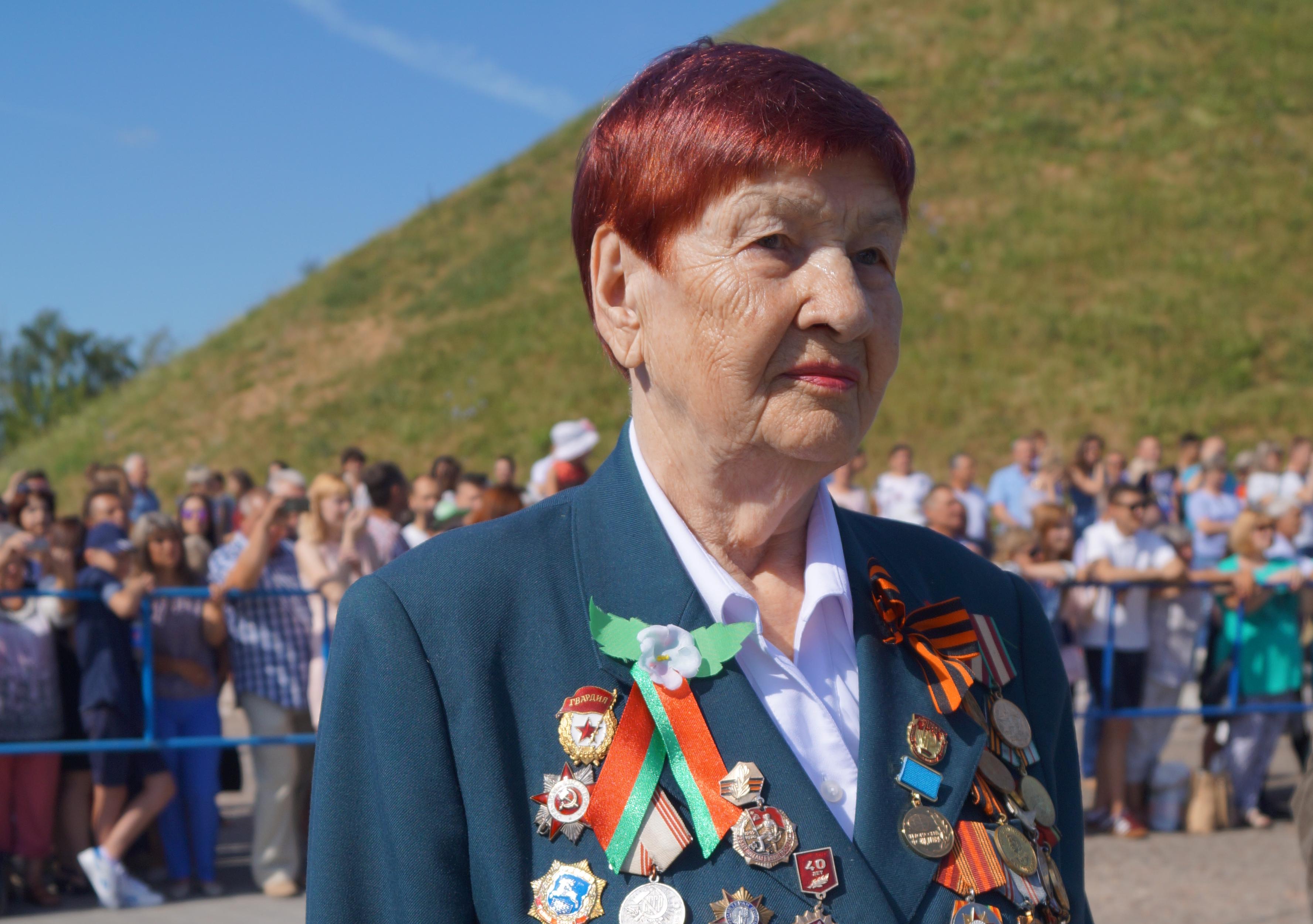 От Москвы до Берлина: какой путь прошла дорогами войны комсомолка Зинаида Судакова?