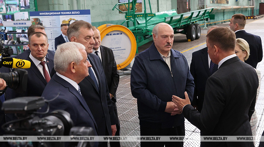 Александр Лукашенко – руководству промпредприятий: с импортозамещением будем вас поддавливать, это шанс