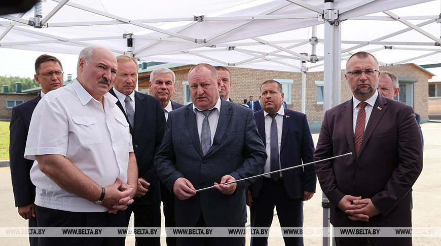 Александр Лукашенко жестко предупредил чиновников об ответственности за сохранность кормов для животноводства