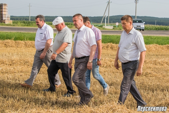 Министр сельского хозяйства и продовольствия РБ Леонид Заяц совершил в пятницу рабочую поездку по ряду  хозяйств Берестовицкого и Гродненского районов