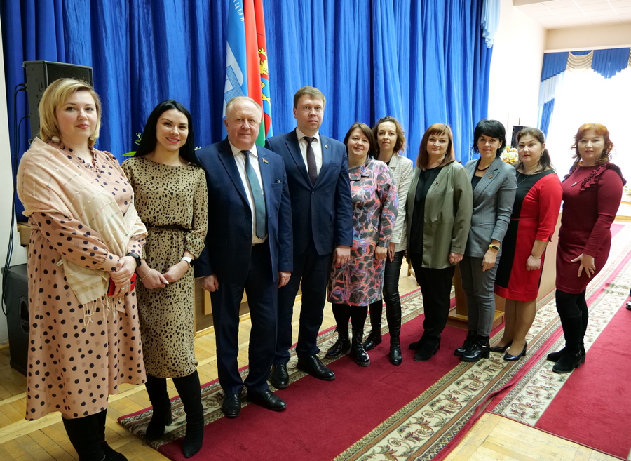 Член Совета Республики, председатель Гродненского областного объединения профсоюзов Виктор Лискович встретился с профсоюзным активом Лидчины