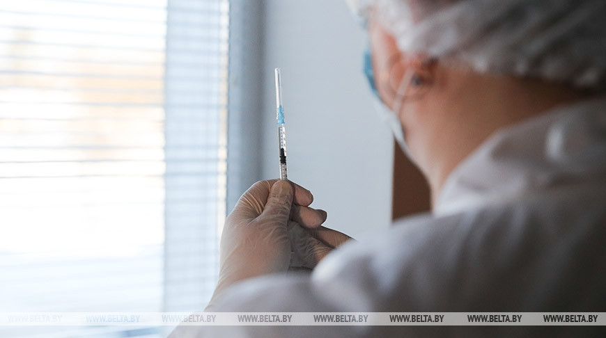 Пиневич: вакцинировать от COVID-19 планируется не менее 60% белорусов