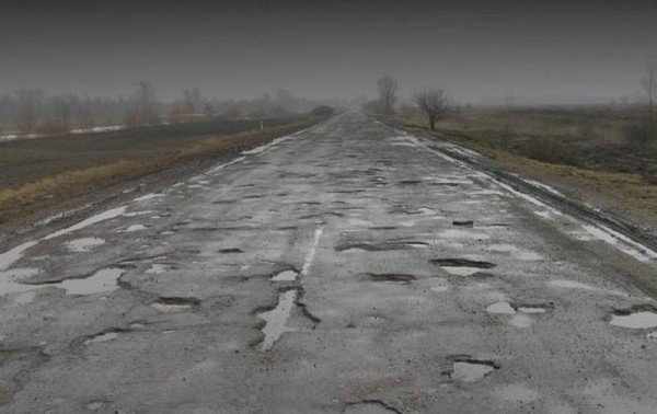 Житель Лоек жалуется на качество дороги, которая связывает две деревни: Заречанку и Белые Болота