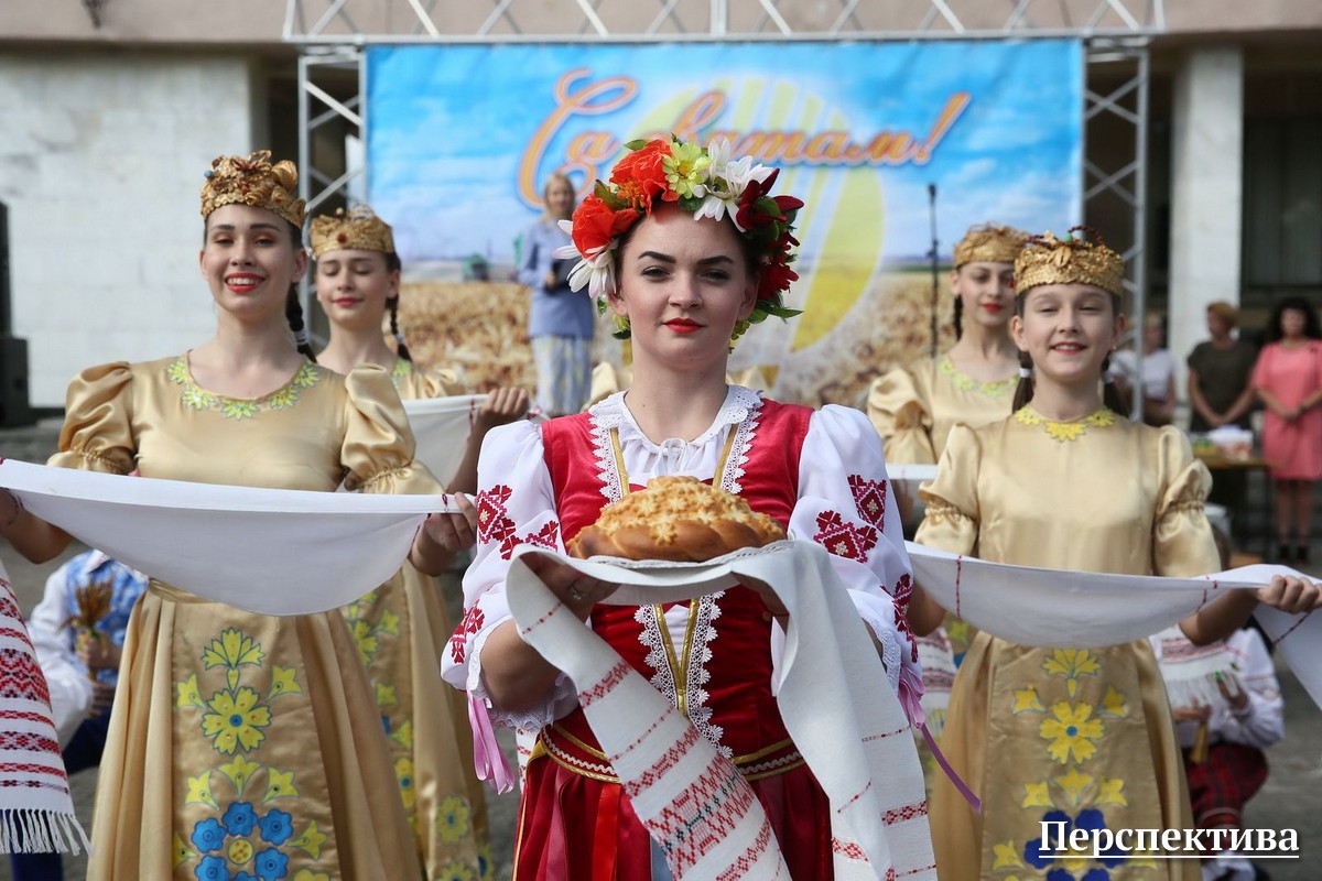 Уважаемые жители Гродненского района! Поздравляем вас с Днем народного единства!