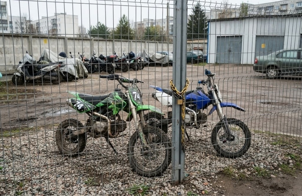 Неугодный питбайк: в Гродно на штрафстоянку доставили два мини-мотоцикла