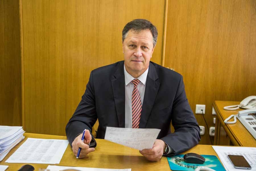 Субботнюю прямую телефонную линию с жителями Гродненщины провел управляющий делами облисполкома Игорь Попов