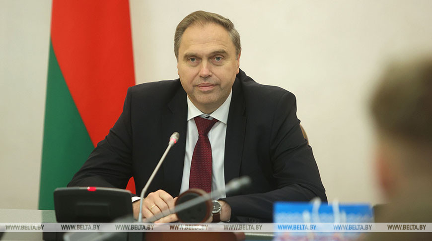 Караник: "В общении с молодежью менторский тон недопустим"