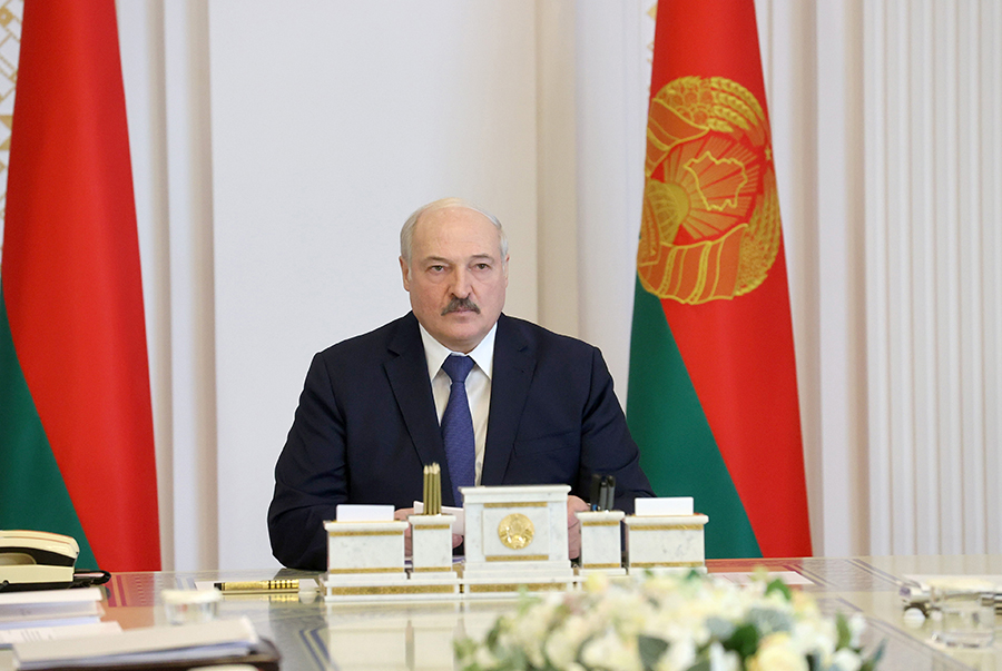 Лукашенко: мы должны прийти к идеально продуманной вертикали власти на основе новой Конституции