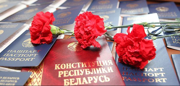 Блиц-опрос: знают ли гродненцы закрепленные в Конституции обязанности?