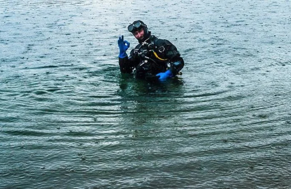 Смартфоны, якоря и скутеры: что находят водолазы в водоемах Гродно и Гродненского района
