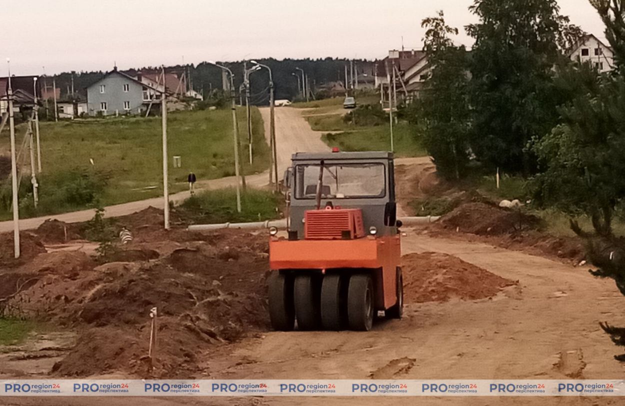В деревне Барановичи спрямили опасную дорогу ради безопасности школьников