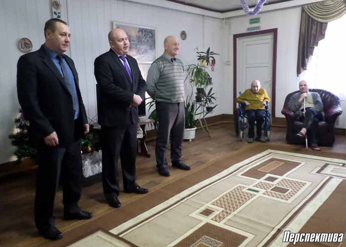 Новый год пришел в дом-интернат для престарелых и инвалидов общего типа