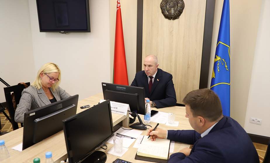 Прямую телефонную линию с жителями региона провел помощника Президента − инспектор по Гродненской области Юрий Караев
