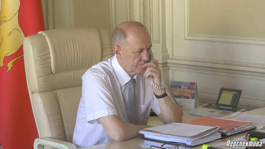 Прямую телефонную линию провел председатель Гродненского облисполкома Владимир Кравцов (+видео)