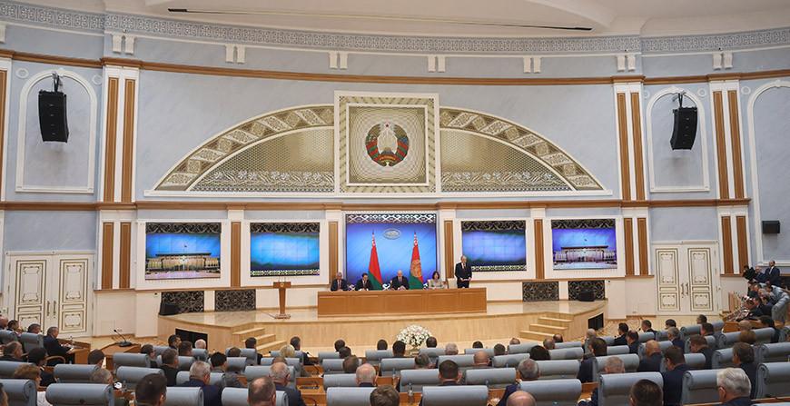 Александр Лукашенко: главная цель западных санкций - оставить белорусов без пенсий и зарплат