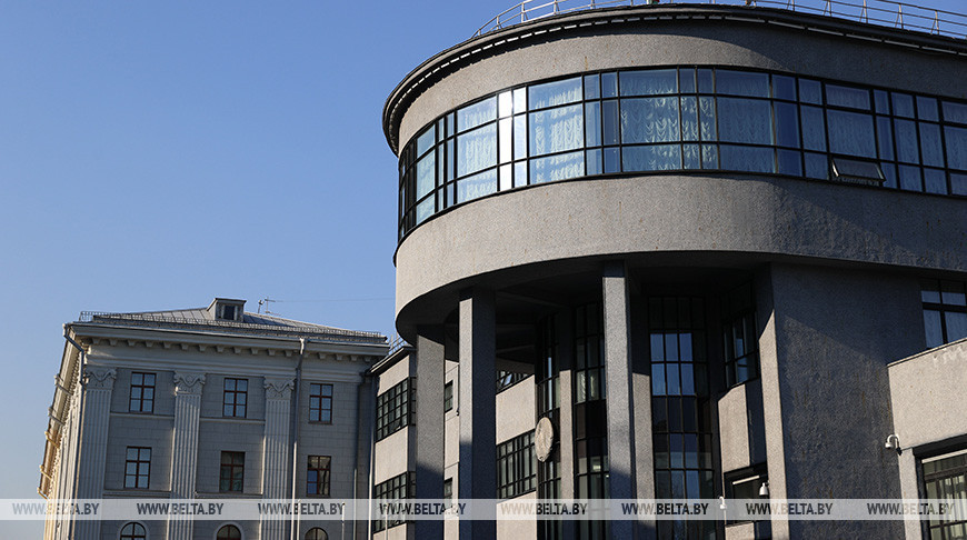 Законопроект о внешней трудовой миграции обсудили в Совете Республики