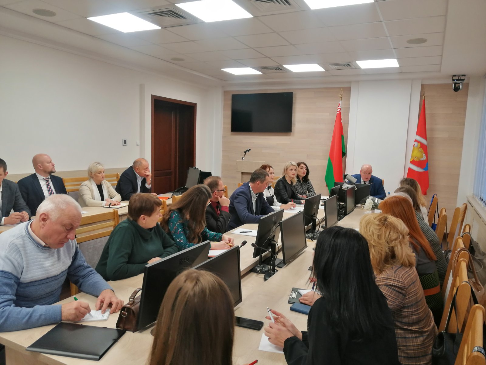 Формы и методы патриотического и трудового воспитания молодежи обсудили в Гродненском райисполкоме