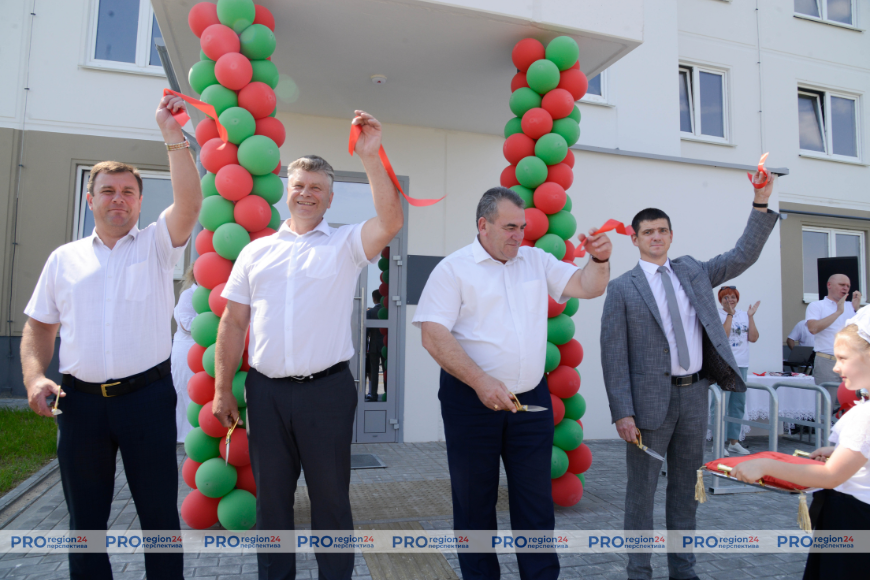 Новый 12-квартирный дом открыли в агрогородке Ратичи