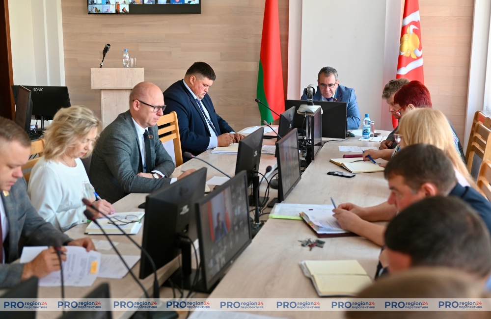 Важные вопросы были озвучены сегодня на планерке у председателя райисполкома Валерия Хелского Важные вопросы были озвучены сегодня на планерке у председателя райисполкома Валерия Хелского