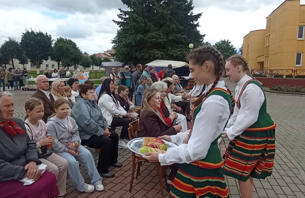 Августовское пиршество: в Обухово празднуют Медово-яблочный Спас